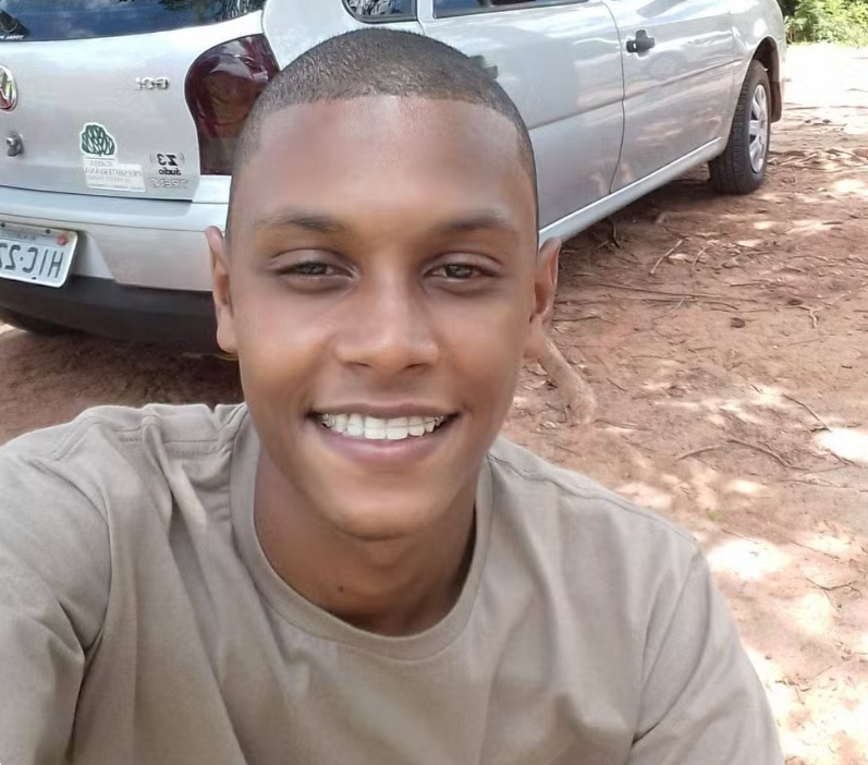 Fabrício da Silva Galvão, trabalhador que morreu após ser sugado por máquina em fábrica de alimentos — Foto: Reprodução/Rede Social