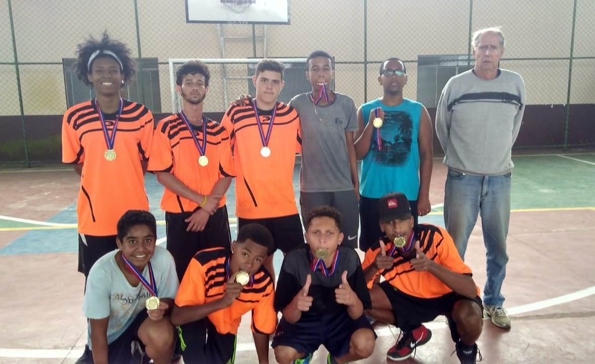 Leia mais sobre o artigo Xadrez, dama, pingue-pongue e basquete já têm vencedores