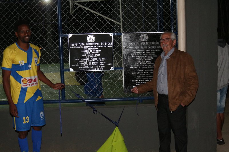 Leia mais sobre o artigo Prefeito inaugura cobertura e reforma de quadra poliesportiva