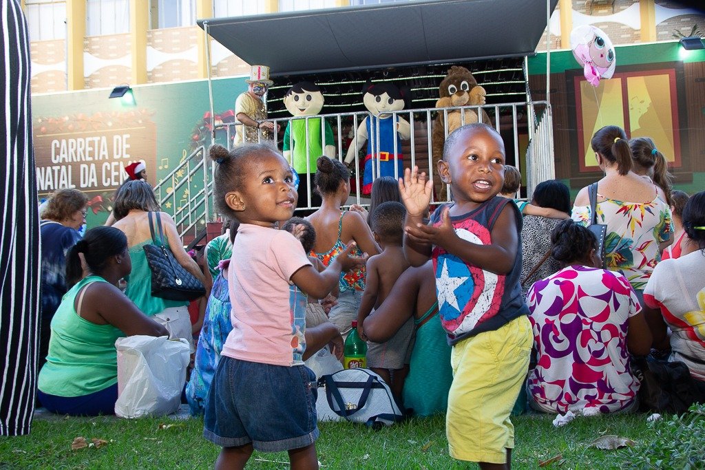 Leia mais sobre o artigo Carreta de Natal e Papai Noel animam a tarde de segunda-feira