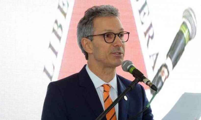 Leia mais sobre o artigo Zema anuncia a prefeitos: ‘Em 10 dias repasses serão feitos pontualmente’