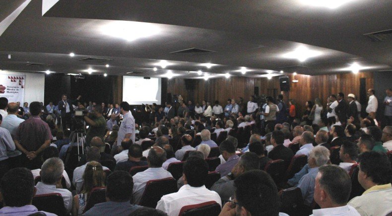 Leia mais sobre o artigo Conquista municipalista: publicada lei que determina repasse automático de impostos aos municípios mineiros