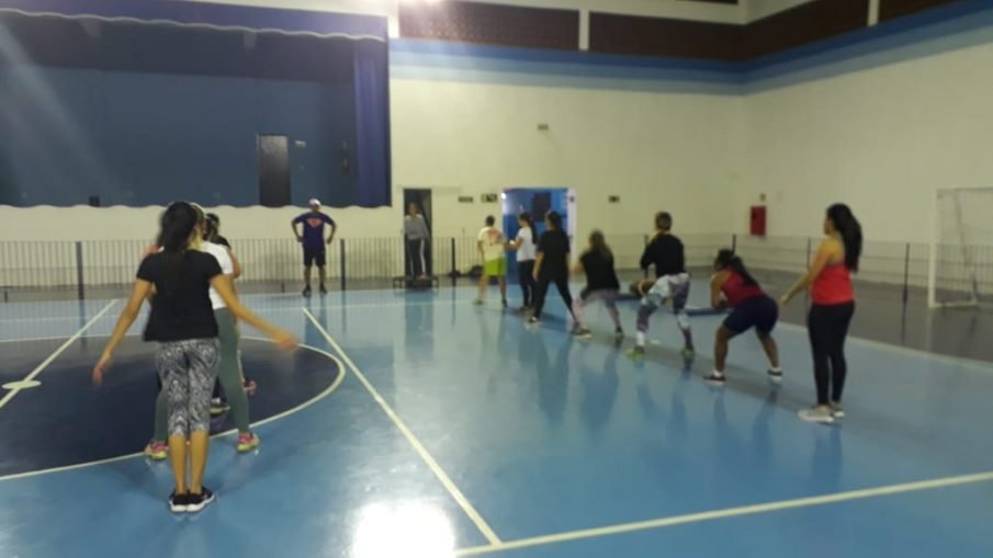 Leia mais sobre o artigo Treinamento funcional também é praticado na Quadra do ERNAN