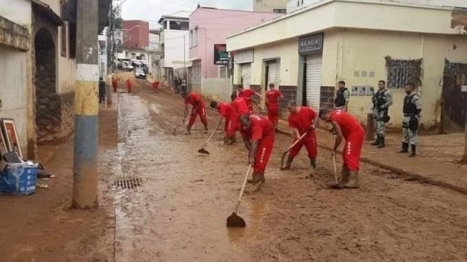 Leia mais sobre o artigo Presos ajudam na limpeza de cidades mineiras