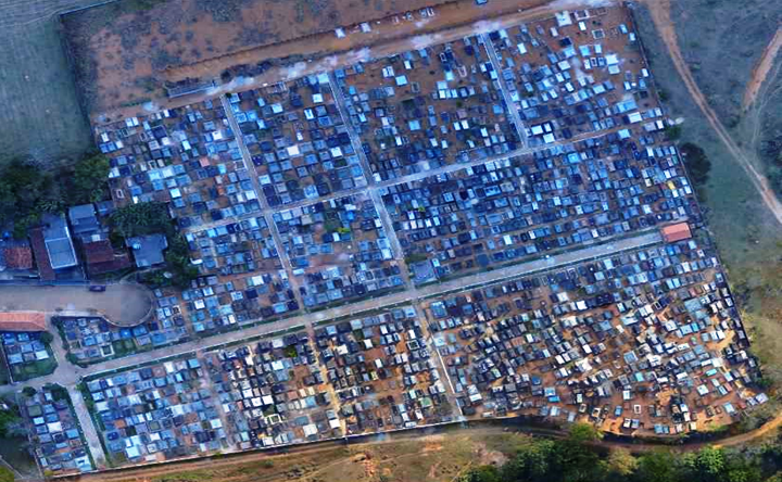 Leia mais sobre o artigo Cemitério de Bicas passa por catalogação dos túmulos
