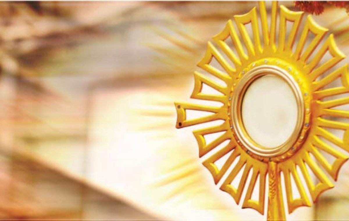 Leia mais sobre o artigo Feriado de Corpus Christi: o que se comemora nessa data, afinal?
