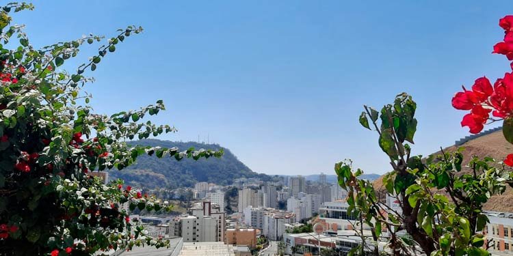 Leia mais sobre o artigo Ciclone bomba se afasta e não deve trazer efeitos para a Zona da Mata
