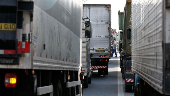 Leia mais sobre o artigo Caminhoneiros confirmam greve e alegam situação pior que a de 2018