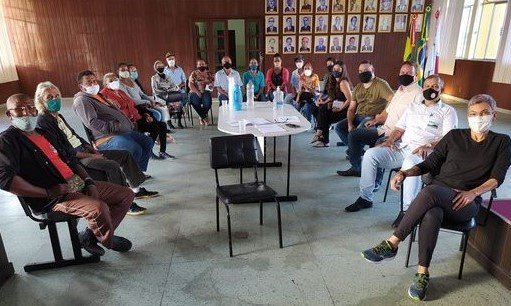 Leia mais sobre o artigo Demata se reúne com feirantes