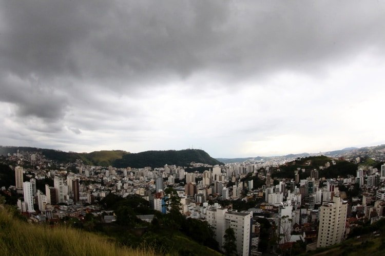 Leia mais sobre o artigo Fim de semana de carnaval terá dias mais quentes e pancadas de chuva