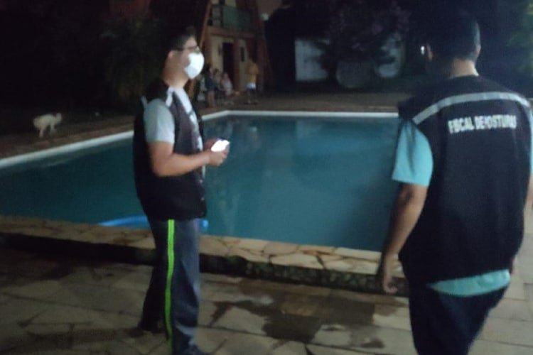Leia mais sobre o artigo Prefeituras de Matias Barbosa e JF impedem festas clandestinas no carnaval