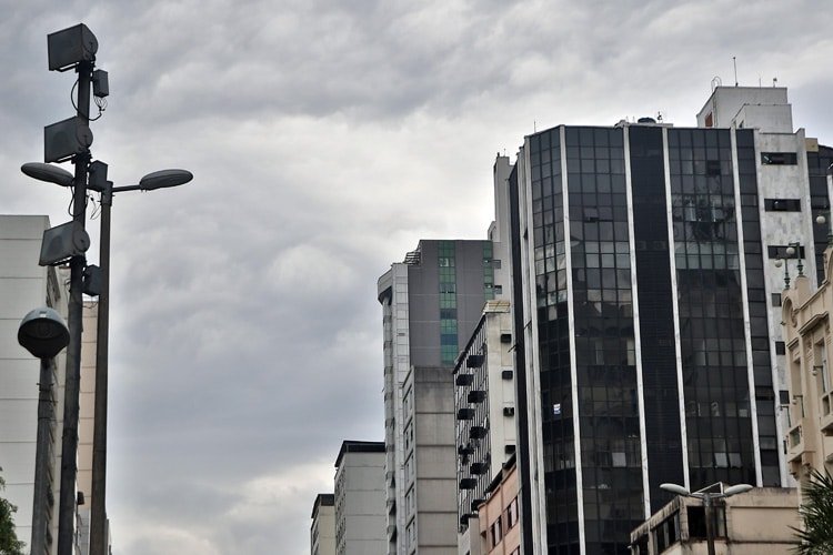 Leia mais sobre o artigo Frente fria traz alerta de chuvas fortes para Juiz de Fora e região