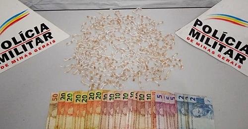 Leia mais sobre o artigo Jovem é preso pela PM com 575 pedras de crack em Guarará MG