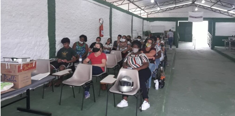 Leia mais sobre o artigo Inscrições abertas / Costureiro Industrial do Vestuário / Curso noturno