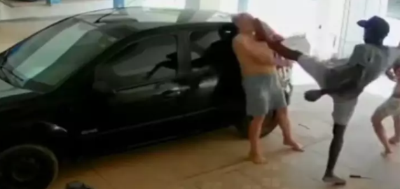 Leia mais sobre o artigo Idoso de 84 anos é brutalmente espancado; veja vídeo