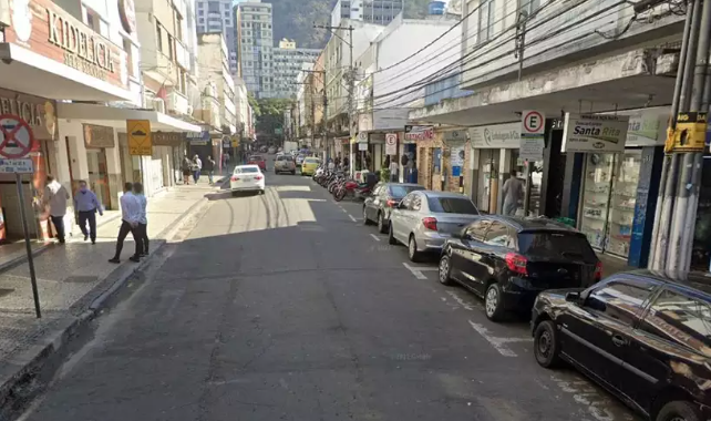 Leia mais sobre o artigo Mulher achada nua e amordaçada no Centro denuncia roubo e agressão