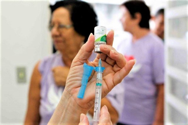 Leia mais sobre o artigo Covid-19: veja quem está apto a tomar a quarta dose