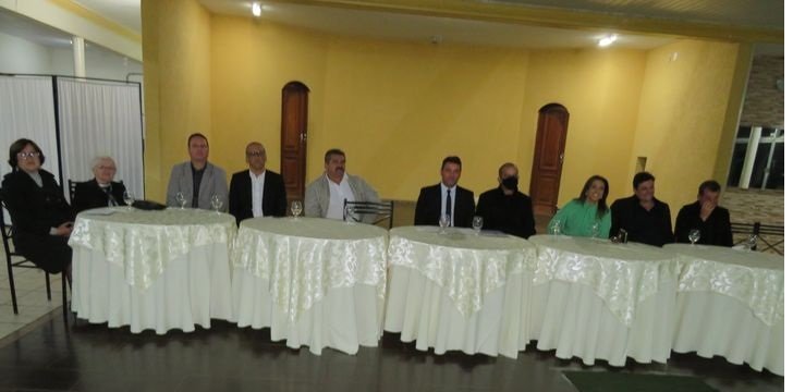 Leia mais sobre o artigo Sessão Solene Homenageia Destaques da Educação