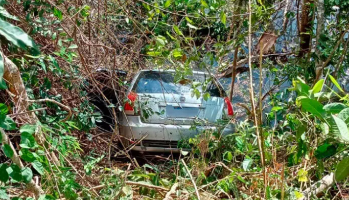 Leia mais sobre o artigo Quatro pessoas ficam feridas após batida de carros em Bicas