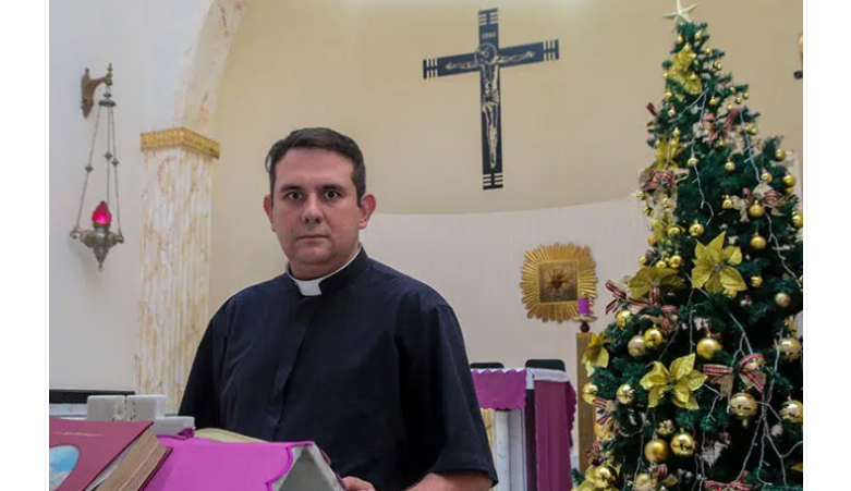 Leia mais sobre o artigo Padre Pierre será transferido para a Paróquia Santa Rita de Cássia