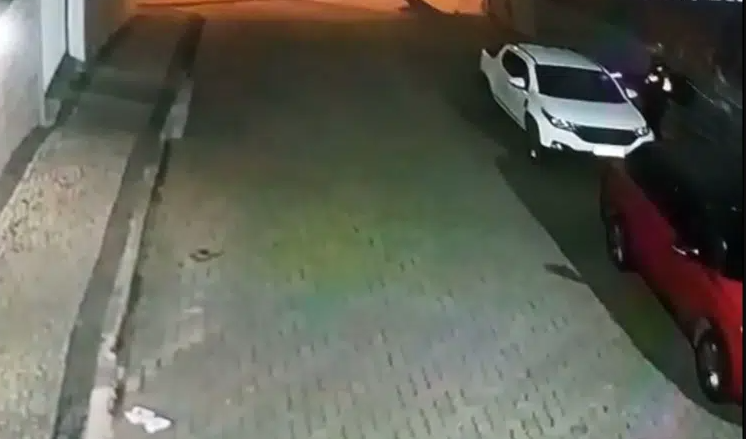 Leia mais sobre o artigo Comerciante morto a tiros em Juiz de Fora estava com R$ 55 mil em dinheiro no carro