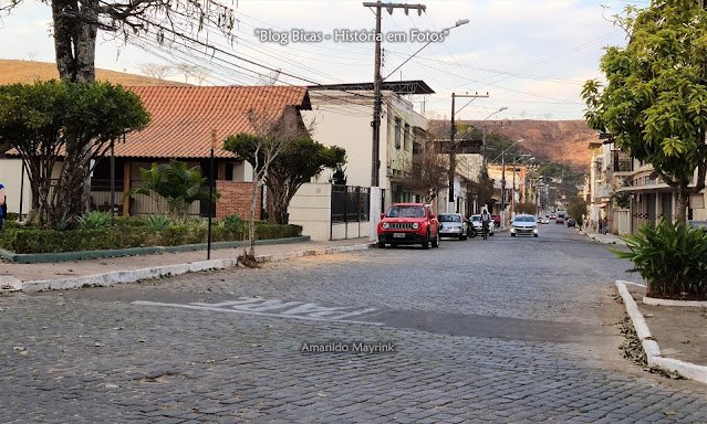 Leia mais sobre o artigo A História em Fotos da RUA GETÚLIO VARGAS – Rua Quinze – e da PRAÇA QUINTINO BOCAIUVA