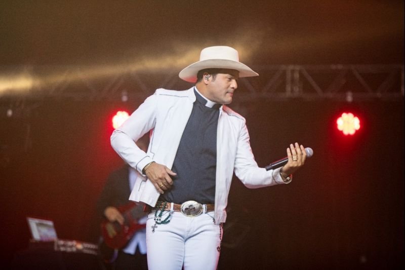 Leia mais sobre o artigo Vídeos do show do Padre Alessandro na 50ª ExpoBicas 2022