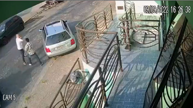 Leia mais sobre o artigo Morre homem espancado em briga de trânsito em MG; veja vídeo