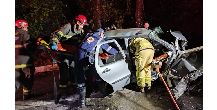Leia mais sobre o artigo Homem morre e criança fica ferida em acidente entre carros