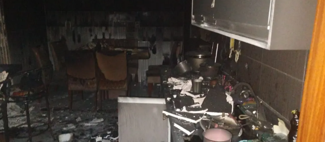 Leia mais sobre o artigo Em JF, incêndio em apartamento sufoca homem e mata cachorro