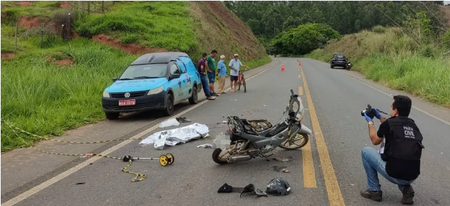 Leia mais sobre o artigo Motociclista morre na tentativa de ultrapassar caminhão