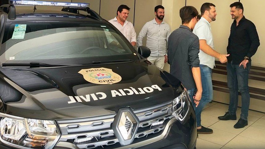 Leia mais sobre o artigo Prefeito agradece a deputados aquisição de viatura 0 km para a  Polícia Civil