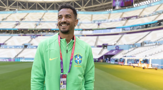 Leia mais sobre o artigo Lateral da Seleção, Danilo diz que heróis da nação são professores, médicos e garis, não atletas