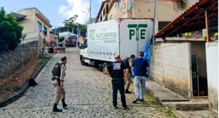 Leia mais sobre o artigo Motorista perde controle e menina de 7 anos morre após ser atropelada por caminhão em Minas