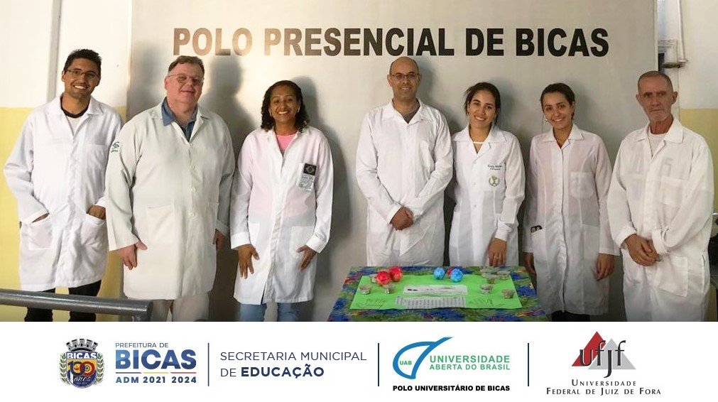 Leia mais sobre o artigo Estudos e experimentos no laboratório de química do Polo Universitário de Bicas