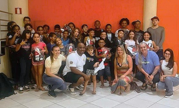 Leia mais sobre o artigo Futuro no Tatame | Entrega de kimonos ao alunos
