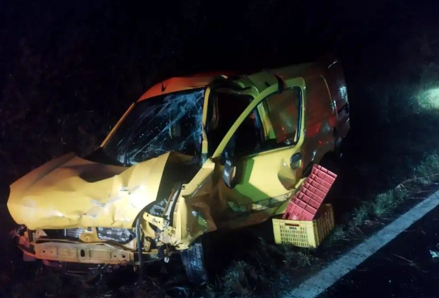 Leia mais sobre o artigo Entre Bicas e JF | Motorista de 49 anos perde a vida em trágico acidente na BR-267
