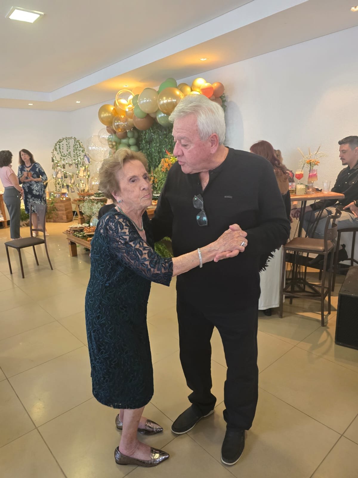 Dançando com o filho Aloísio