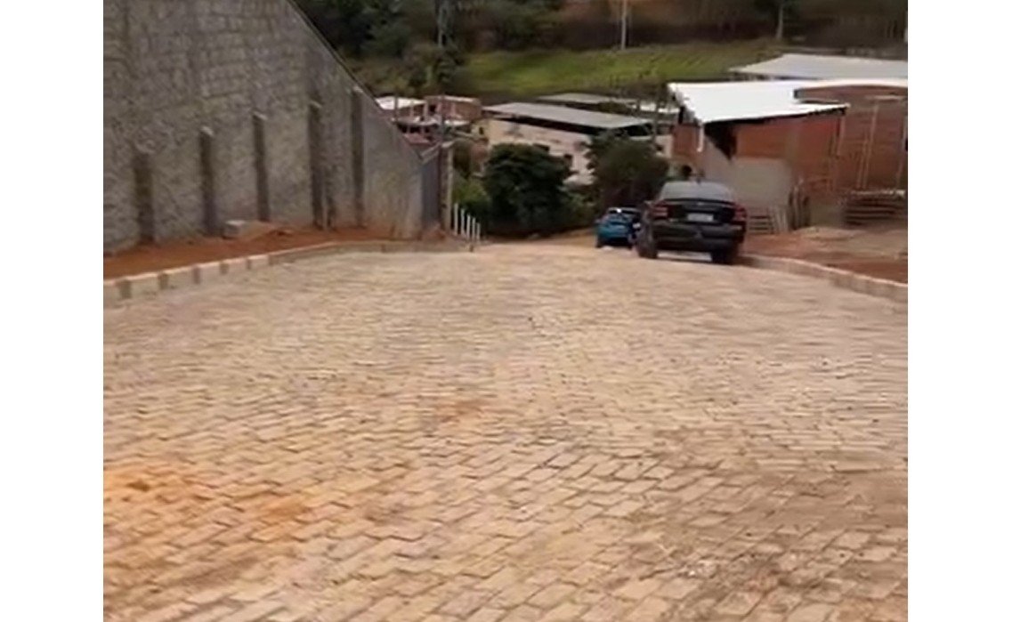 Leia mais sobre o artigo Bicas | Mais obras que fazem diferença no bairro Joaquim Florentino de Souza
