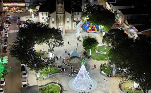 Leia mais sobre o artigo Bicas – Praça São José em ritmo de Natal