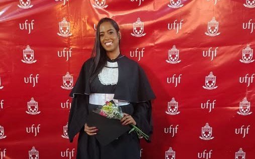 Leia mais sobre o artigo Formatura da Lidiane