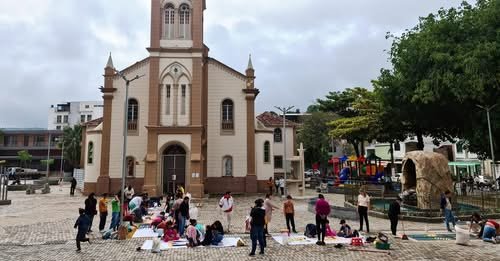 Leia mais sobre o artigo Montagem dos tapetes para a procissão de Corpus Christ