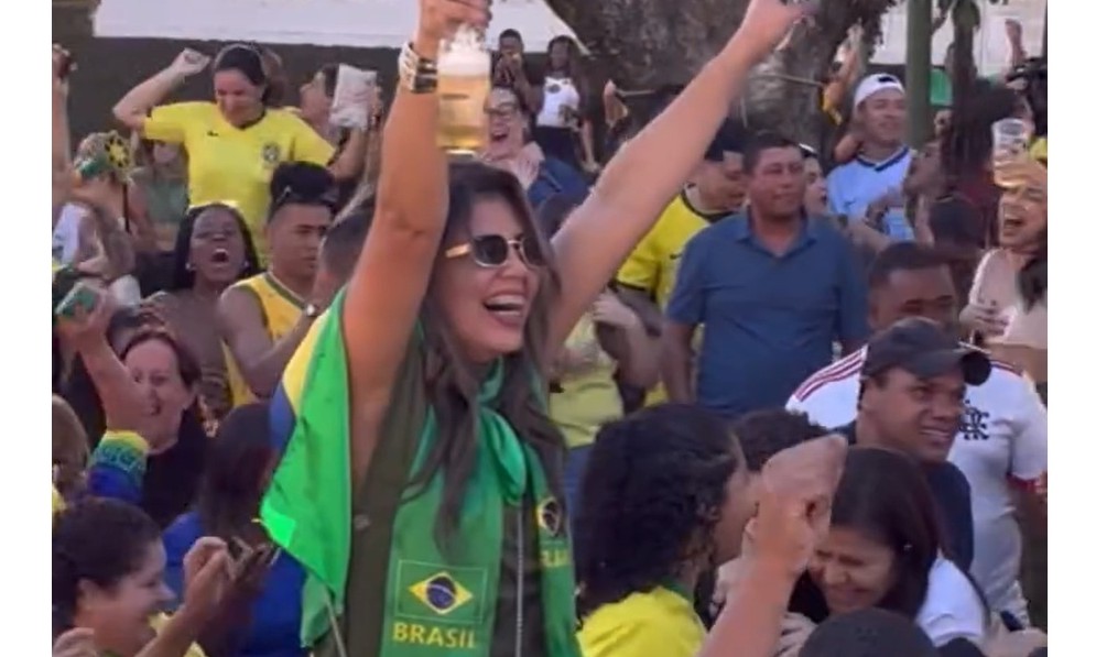 Leia mais sobre o artigo Festa em Bicas_Brasil vence Japão e garante vaga nas oitavas